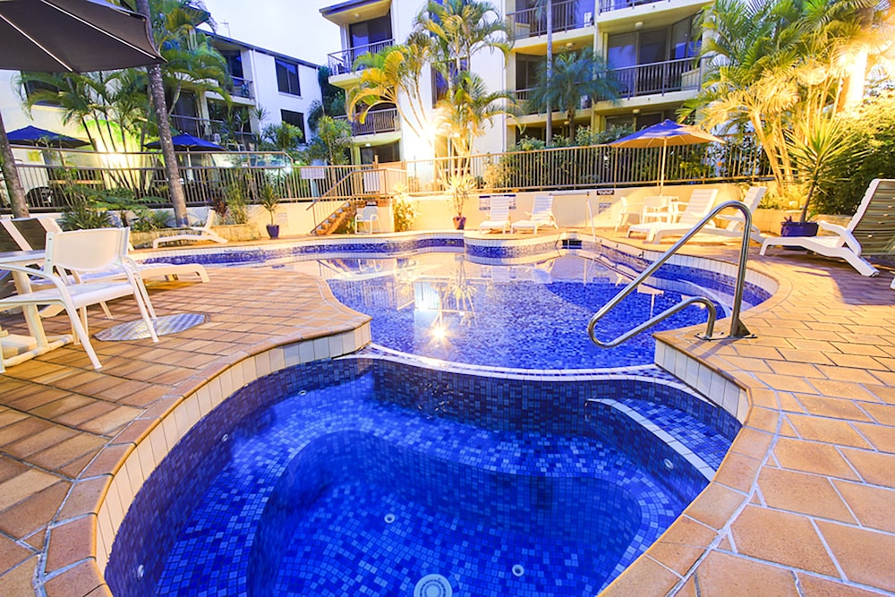 AUSSIE RESORT 17/50