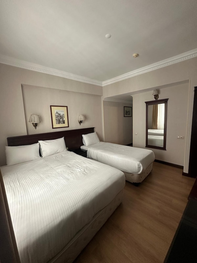 Pera Rose Hotel 38/78