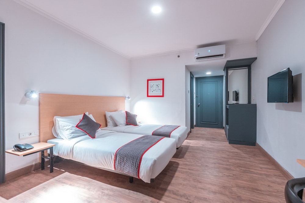 OYO Townhouse 2 Hotel Gunung Sahari 20/67