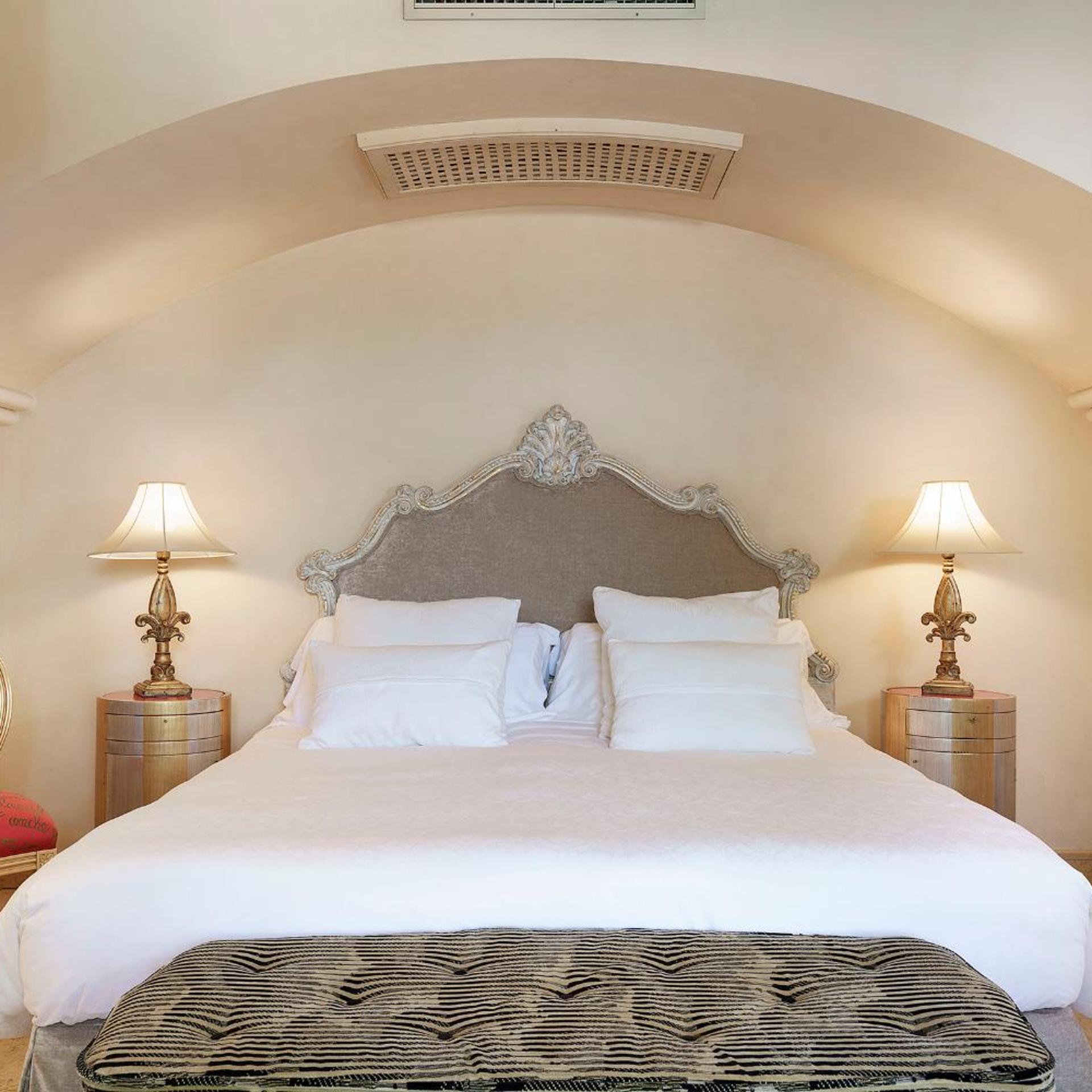 جناح بشرفة، Romano Palace 7/10