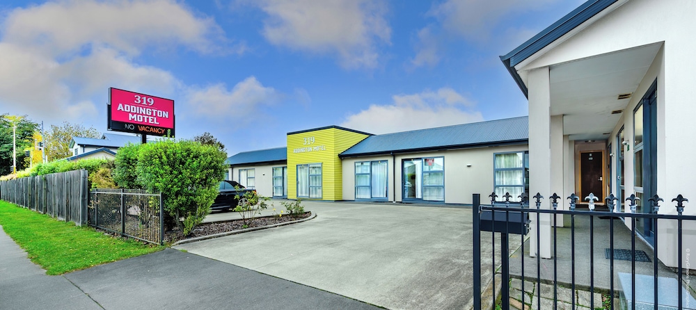 319 Addington Motel 34/38