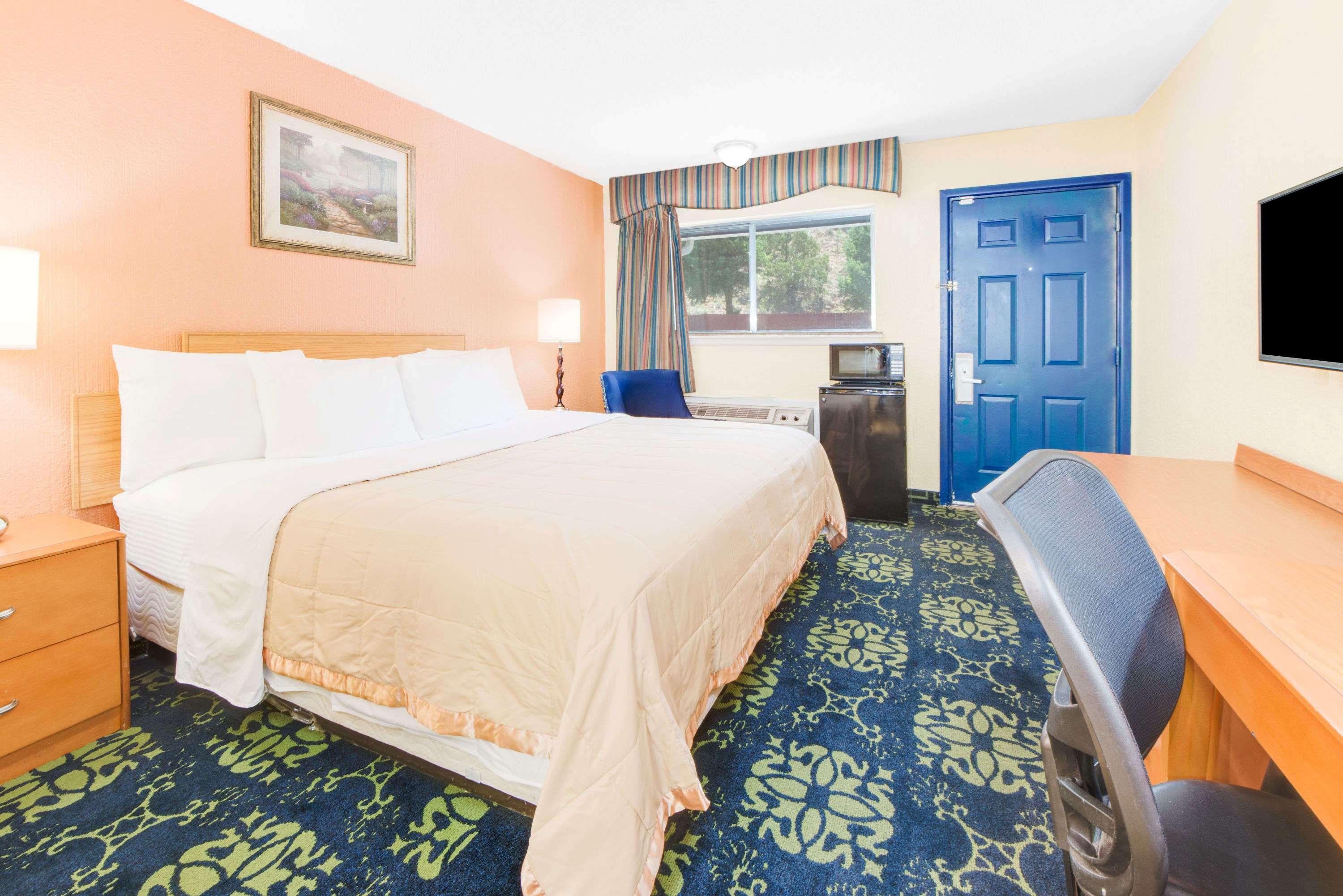 Room, King Bed, Accessible