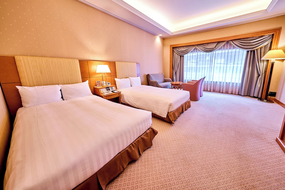 DELUXE, TWIN BEDS