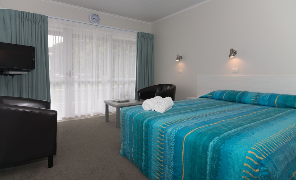Averill Court Motel 5/63