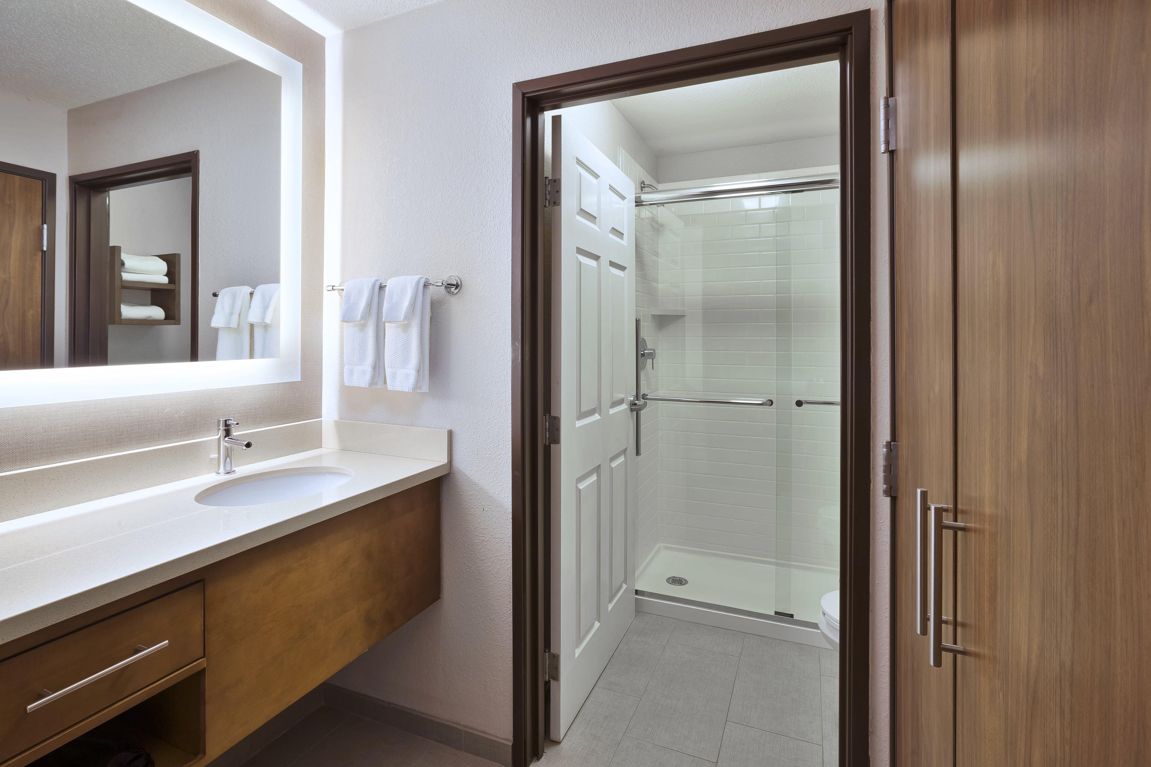 1 Bedroom, Suite, 2 Queen Beds, Extra Floor Space, Sofa، Staybridge Suites Columbia Hwy 63 I 70 2/2
