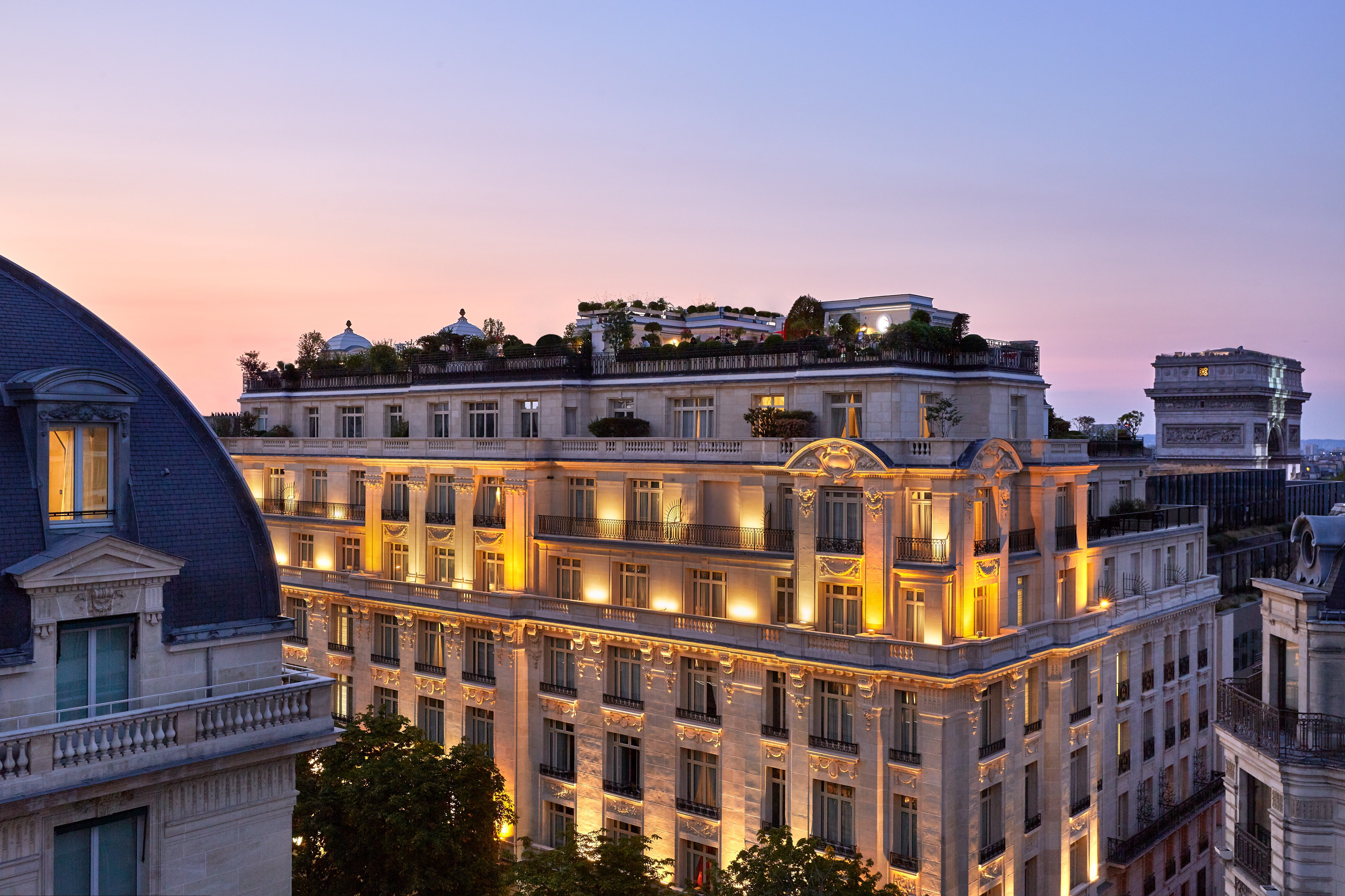 HOTEL RAPHAEL 3/80