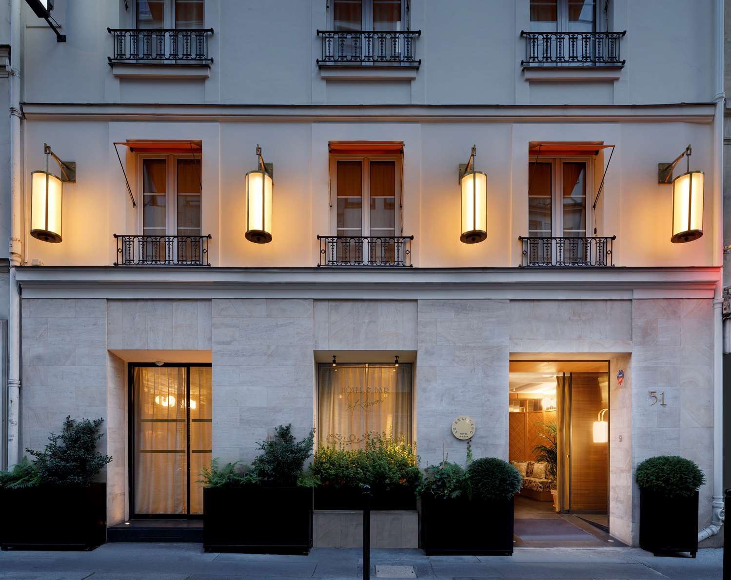 Le Belgrand Hotel Paris Champs Elysees, Tapestry Collection by Hilton