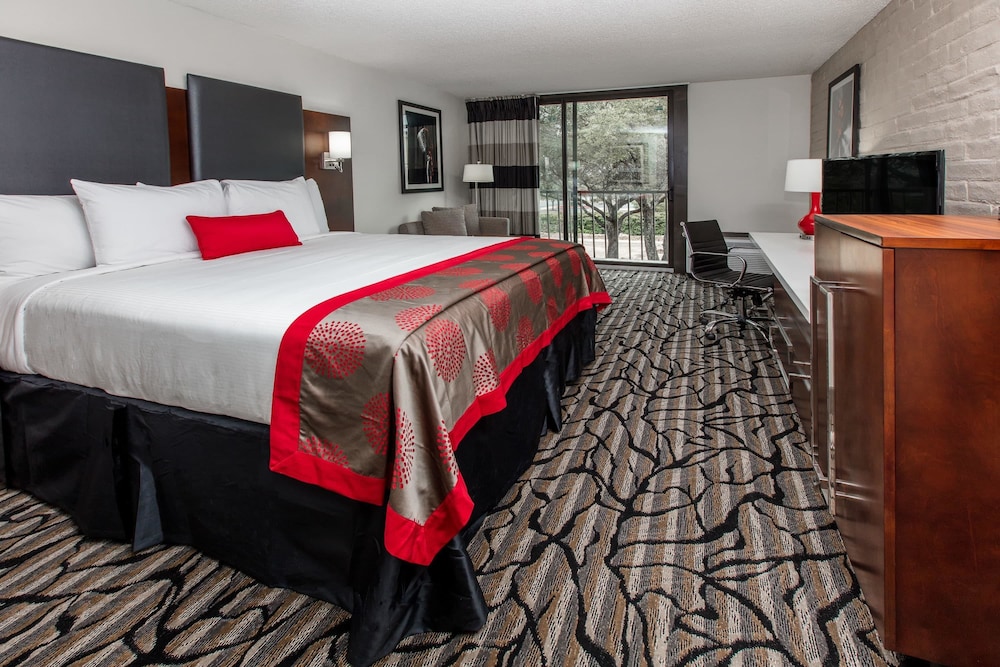 Ramada By Wyndham Austin South 15/52