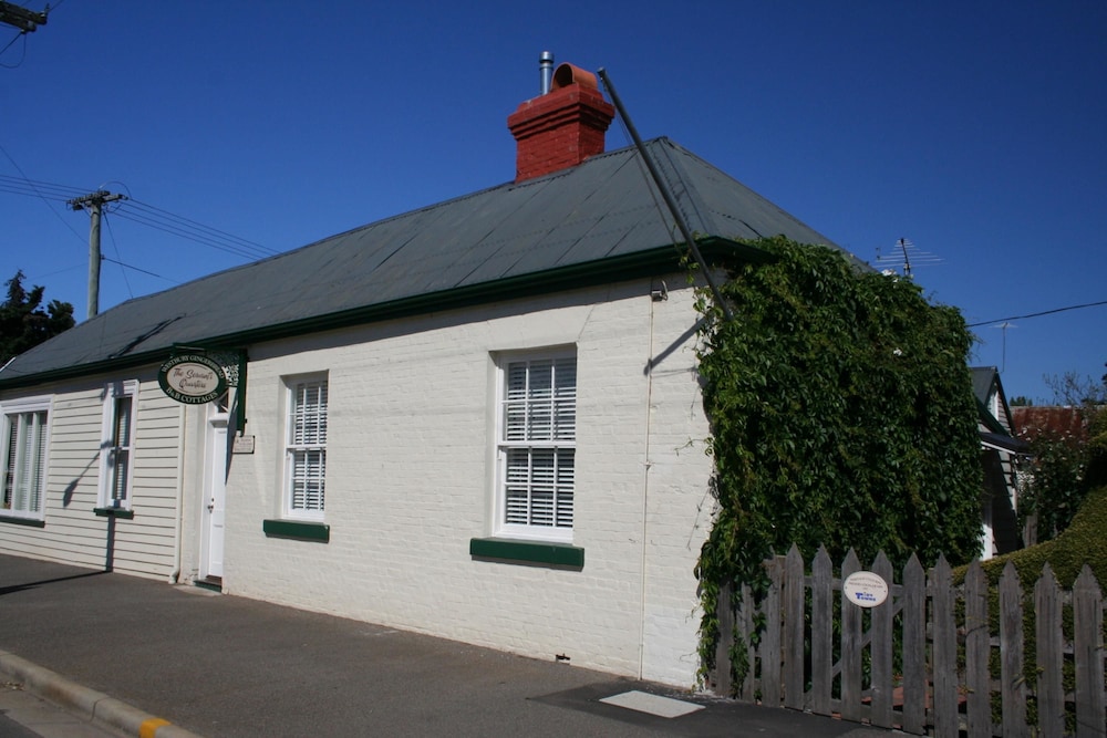 Westbury Gingerbread Cottages 7/63