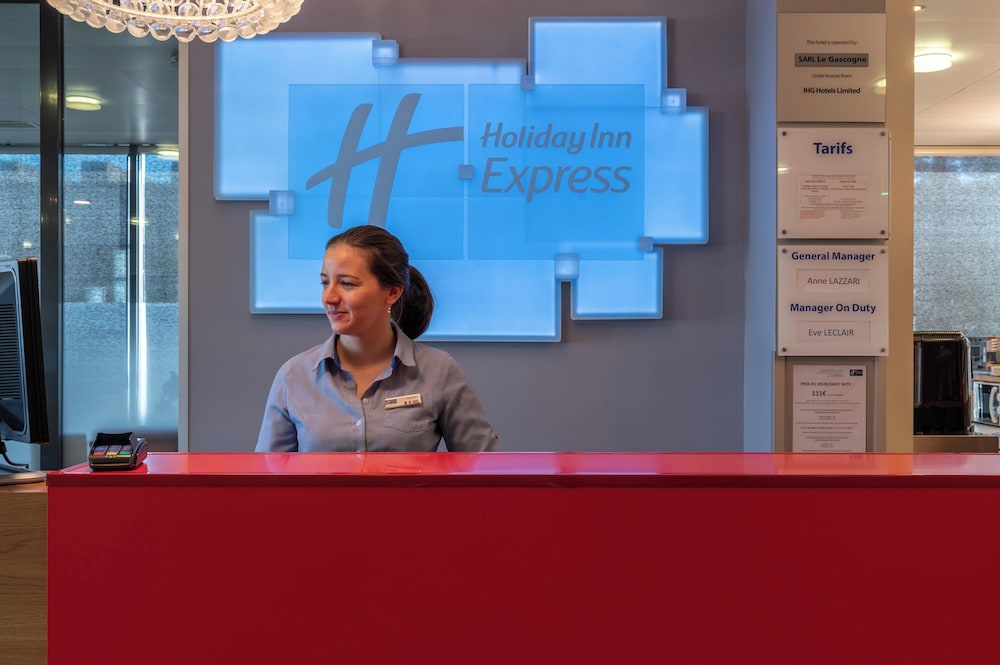 HOLIDAY INN EXPRESS SAINT NAZAIRE 8/76