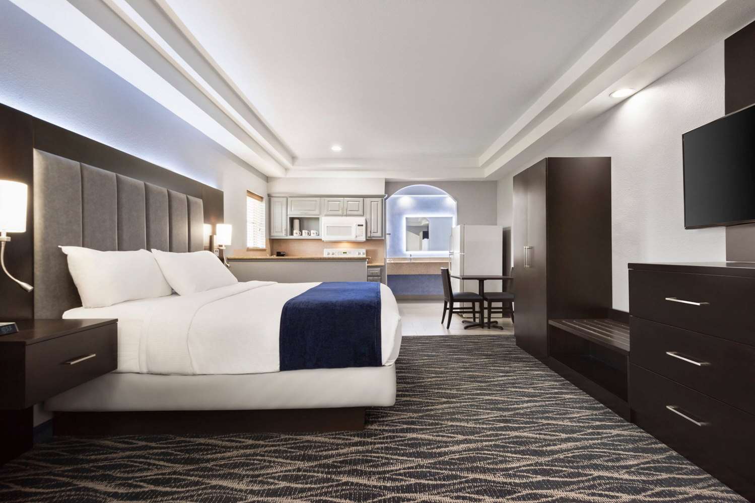 Days Inn & Suites by Wyndham Houston Hobby Airport 13/41