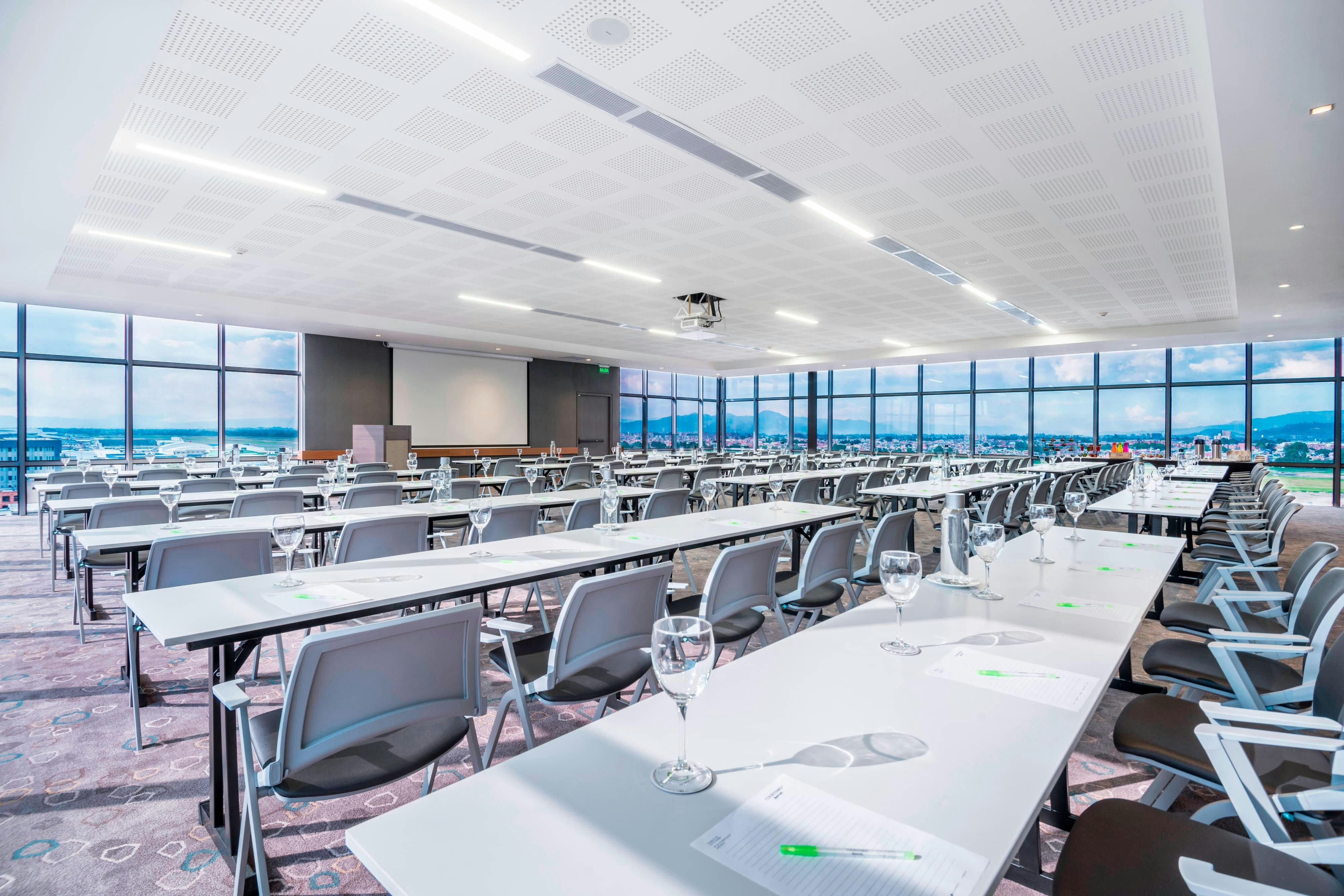 Courtyard By Marriott Bogota Airport 57/65