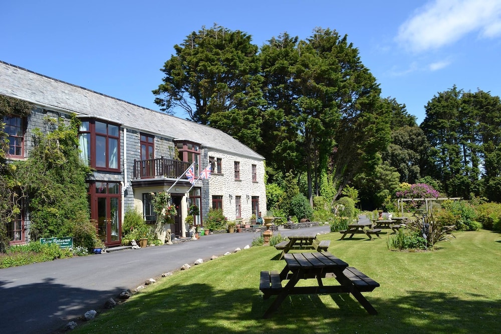 Trimstone Manor Country House Hotel 46/50