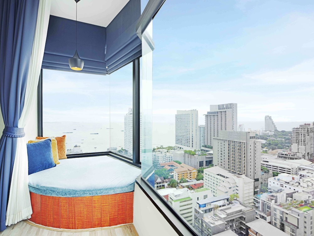 swimming pool spa