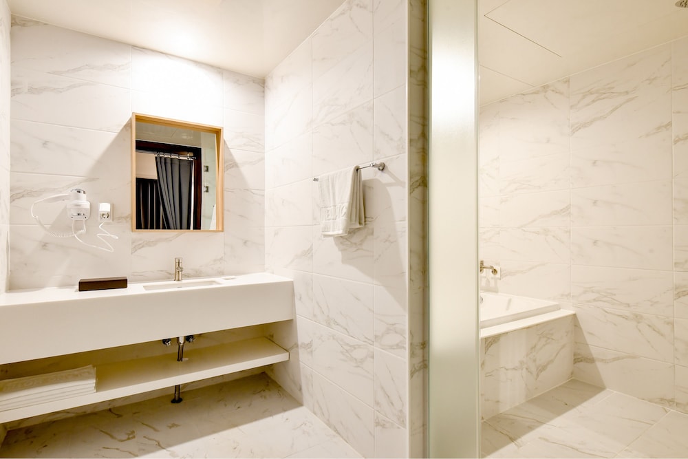 Blanc Business Hotel 45/50
