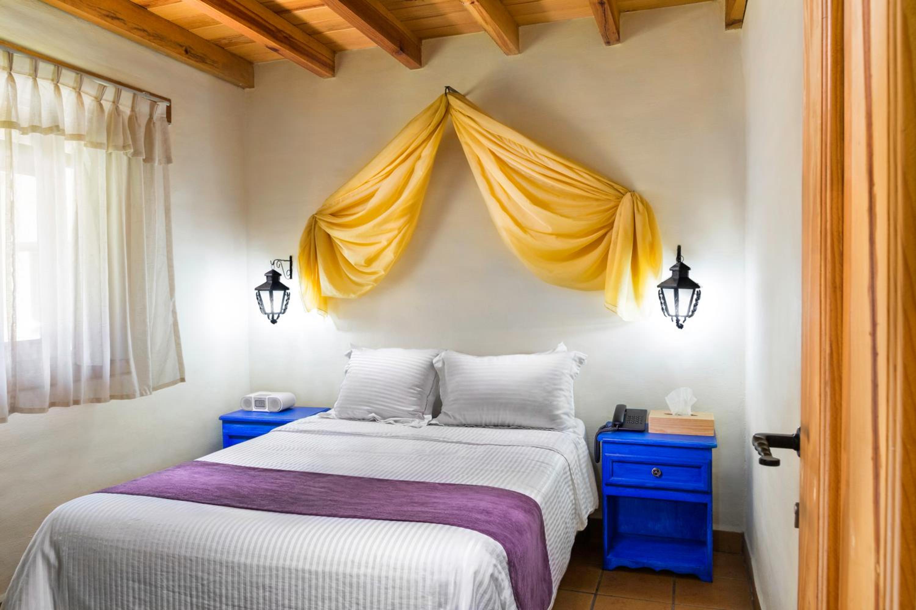 Room, Quadruple