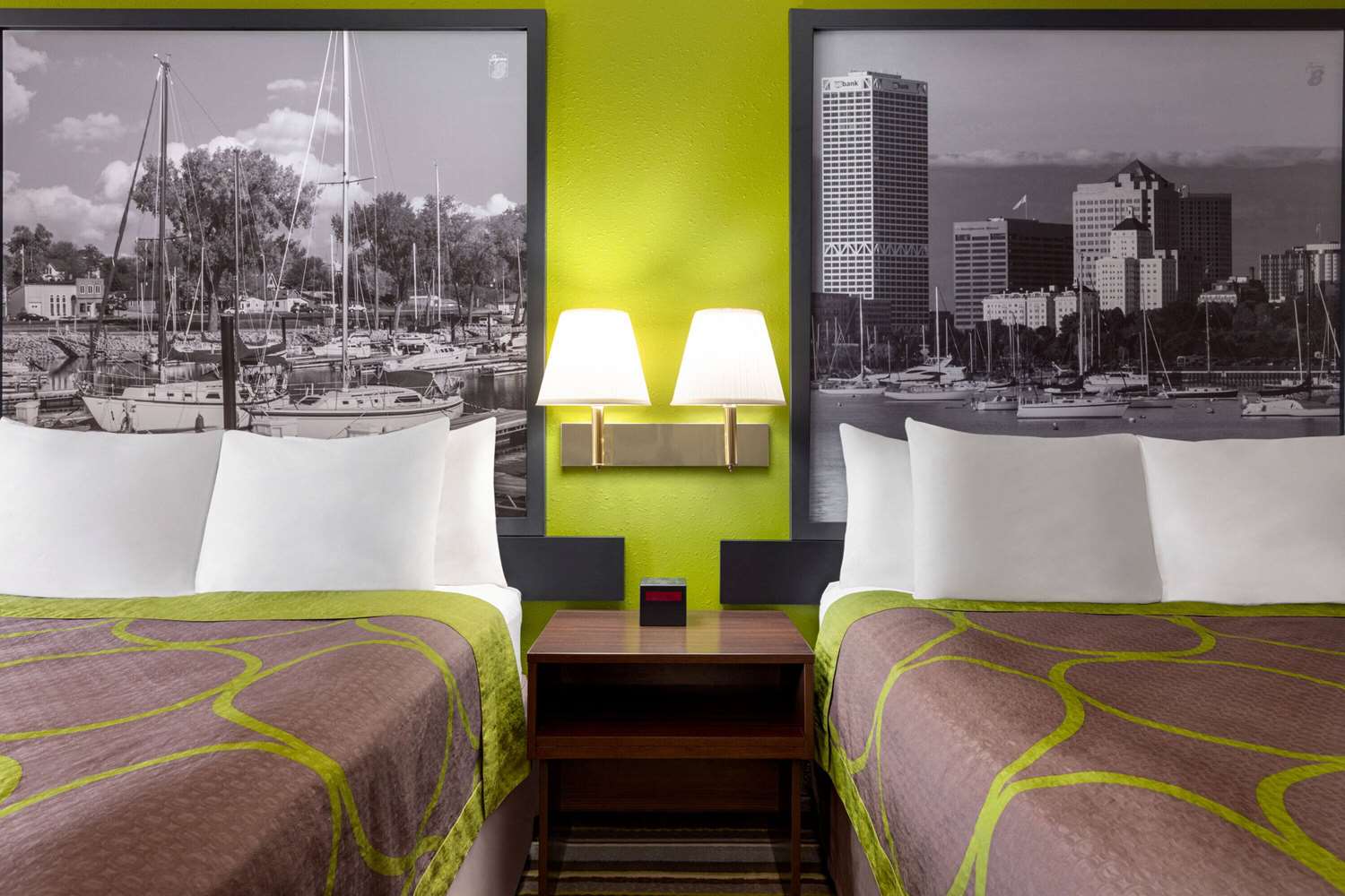 Super 8 By Wyndham Germantown/Milwaukee 24/41