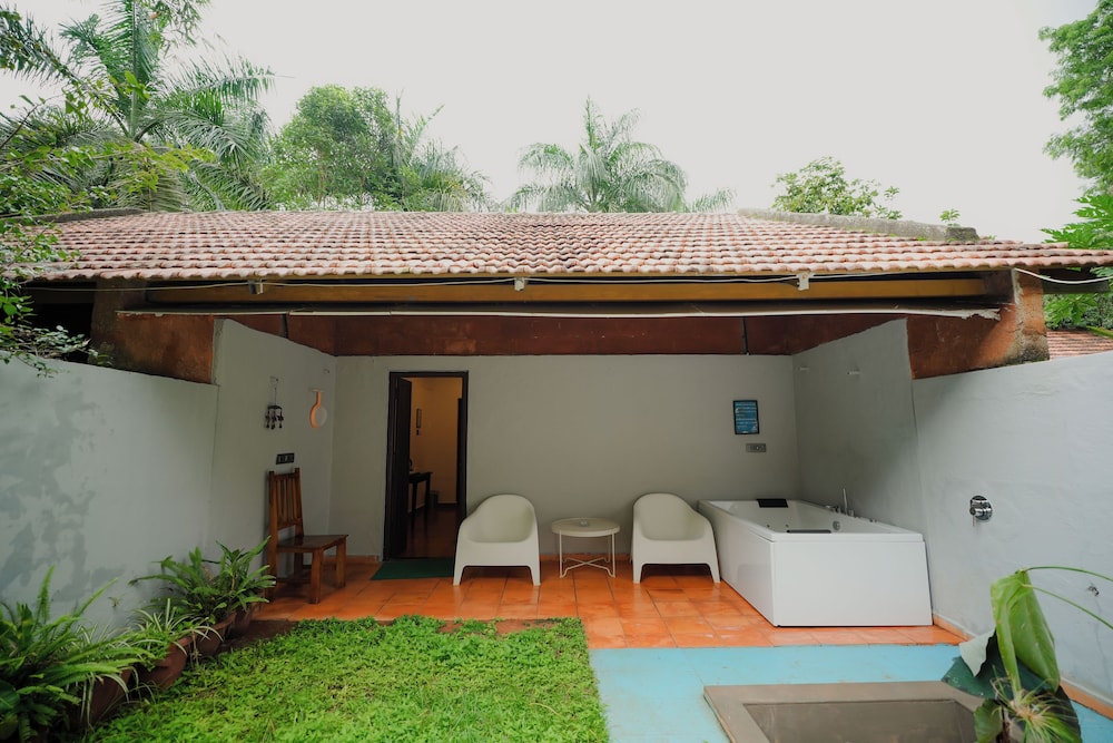 Red Earth Kabini 6/49
