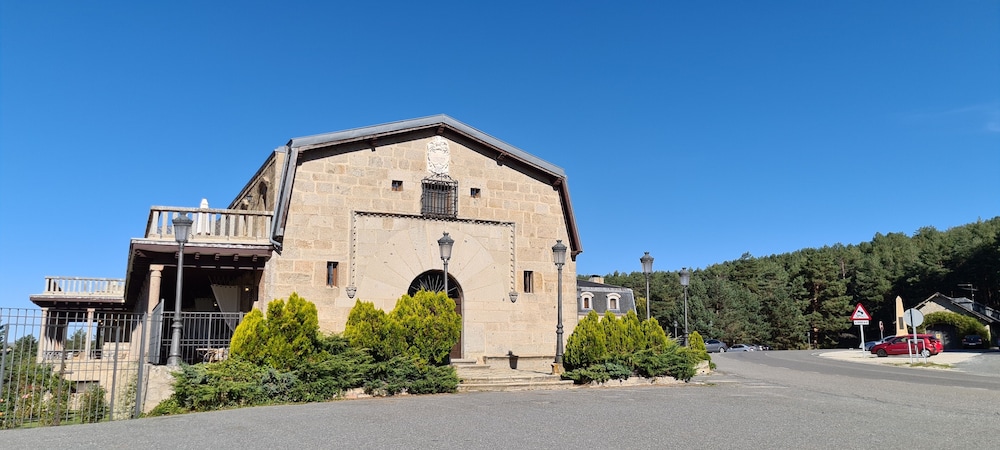 Parador De Gredos 37/49