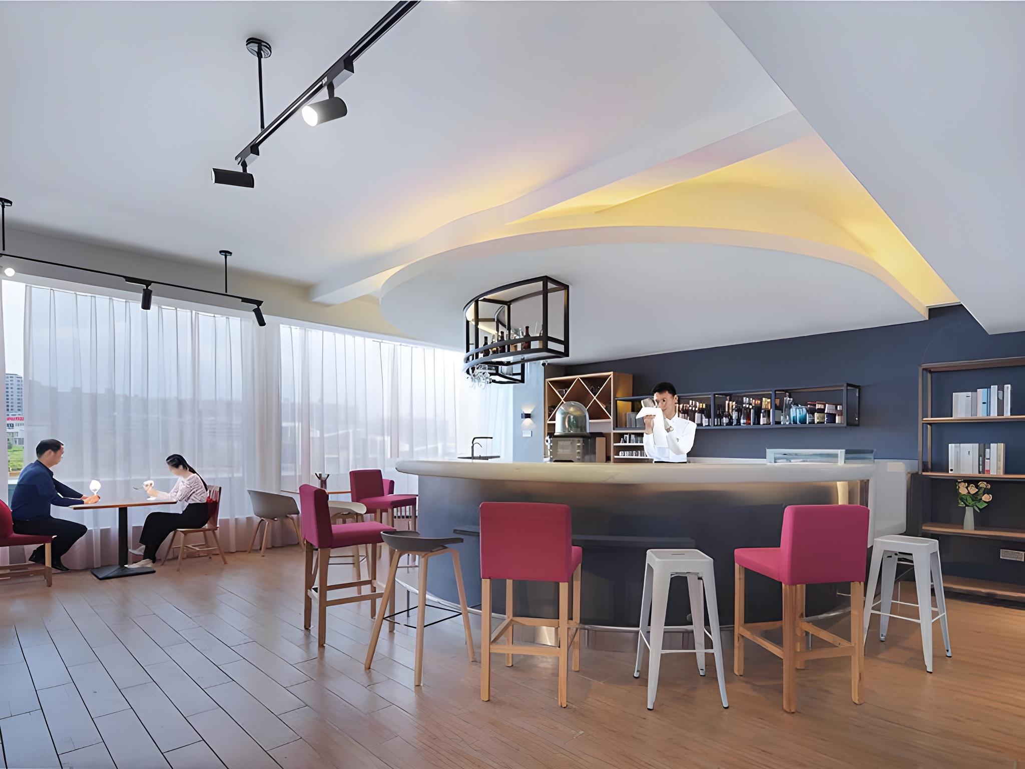 Campanile Hotel Shenzhen Honghuashan Metro Station 23/30