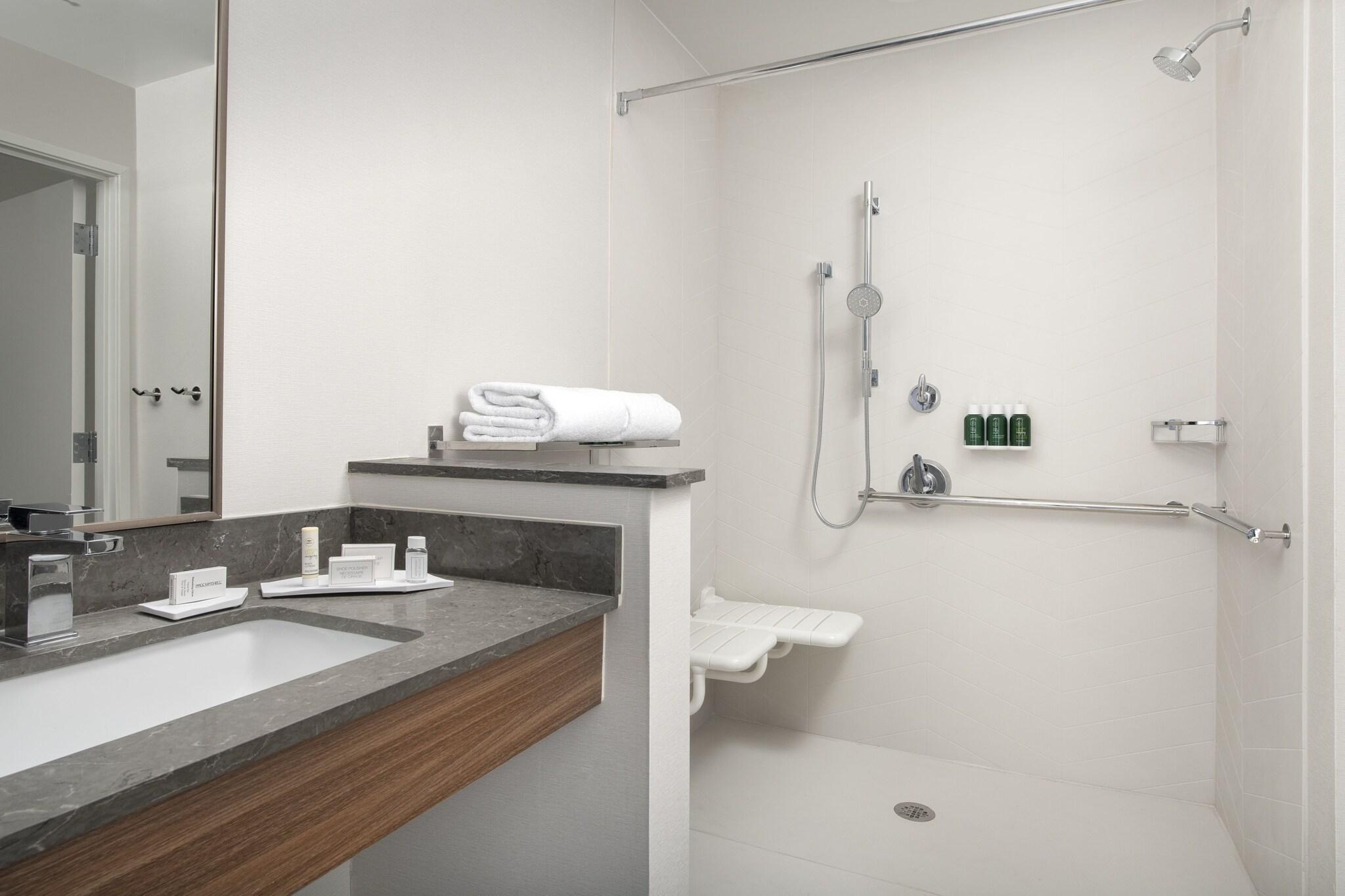 Room, Double Bed, Accessible