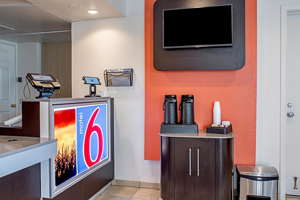 Motel6 Kalispell, MT 48/67