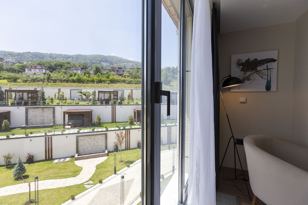 Cabir Deluxe Hotel Sapanca 67/71