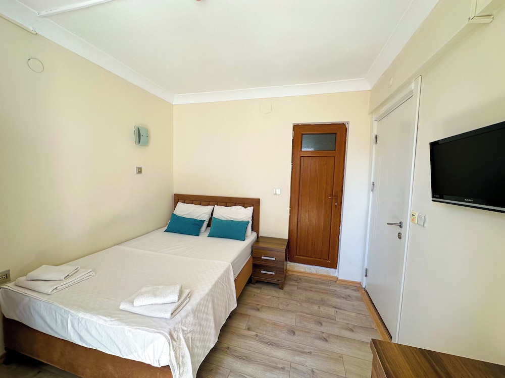 STANDARD, DOUBLE BED, GARDEN VIEW