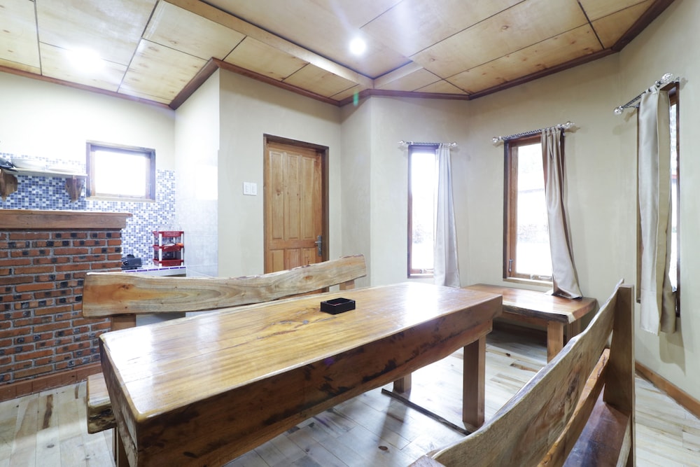 Alloyna Country Cottage by ZUZU 13/22