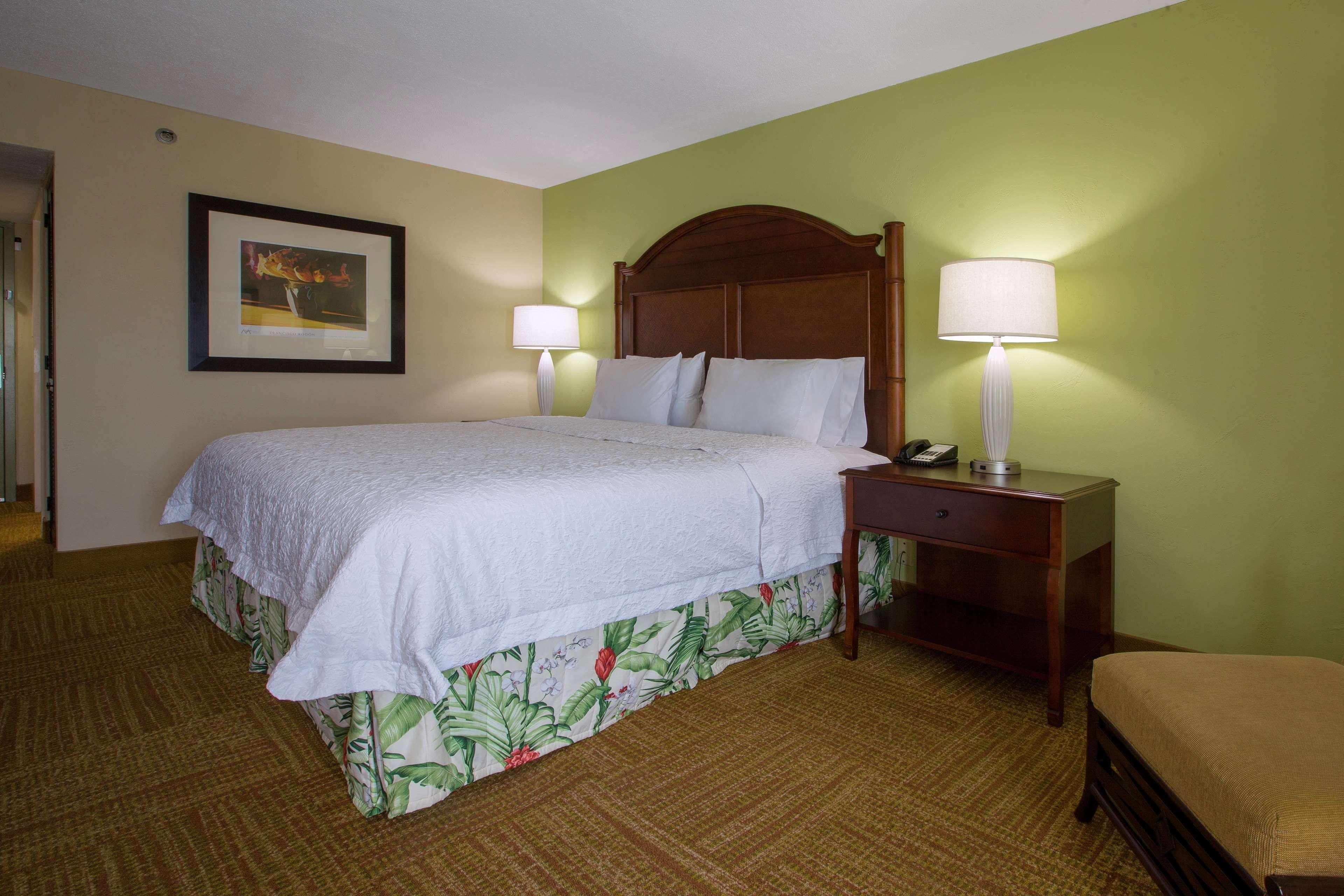 ROOM, KING BED
