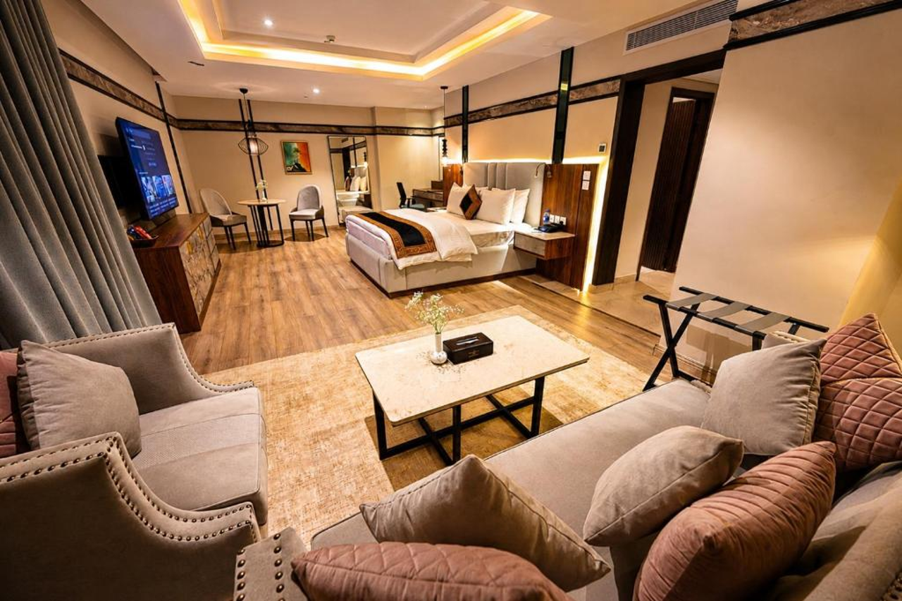 Hotel Space Crest 8/10