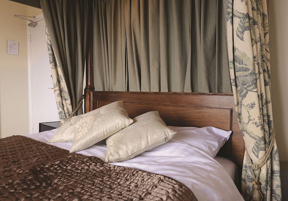 Bailey Ground Hotel 12/46