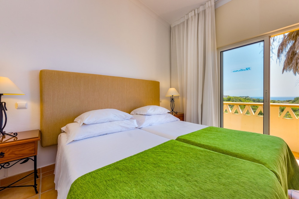 Pestana Palm Gardens 11/50
