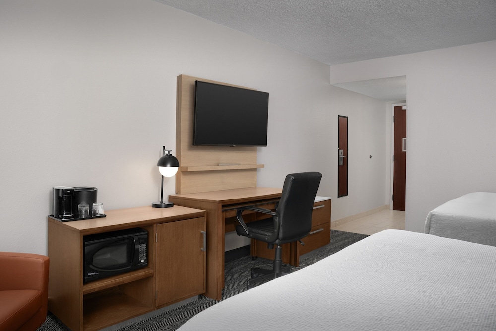 Courtyard By Marriott Orlando East/Ucf Area 42/50