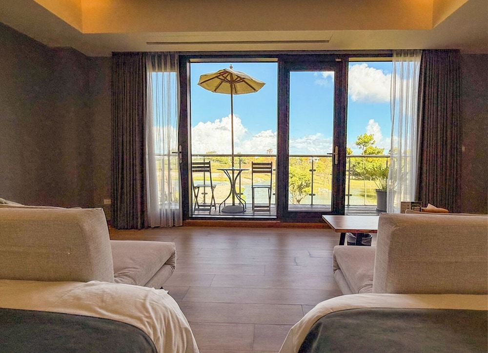 غرفة ديلوكس رباعية بسريرين كينج بإطلالة على الحديقة، Villa Loherb 6/7