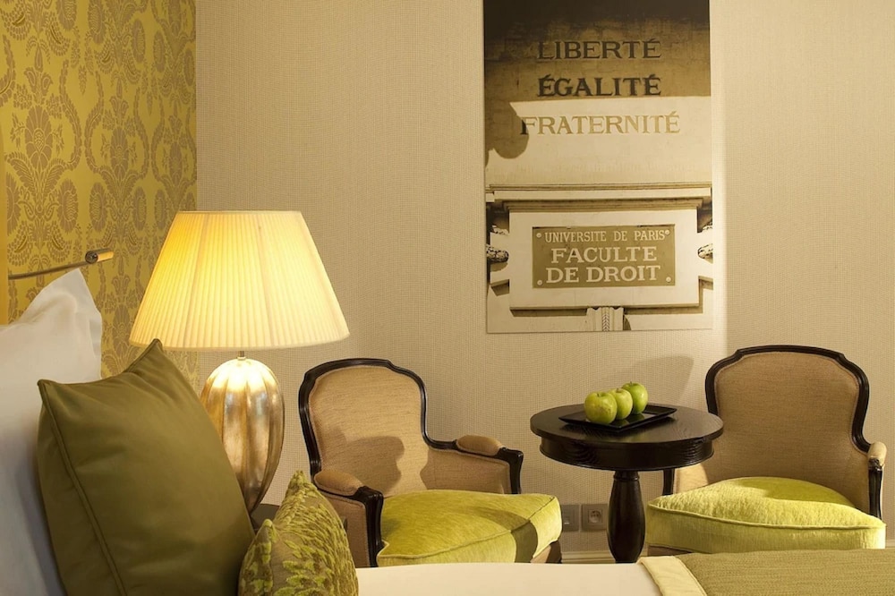 Hotel Le Petit Paris 51/63