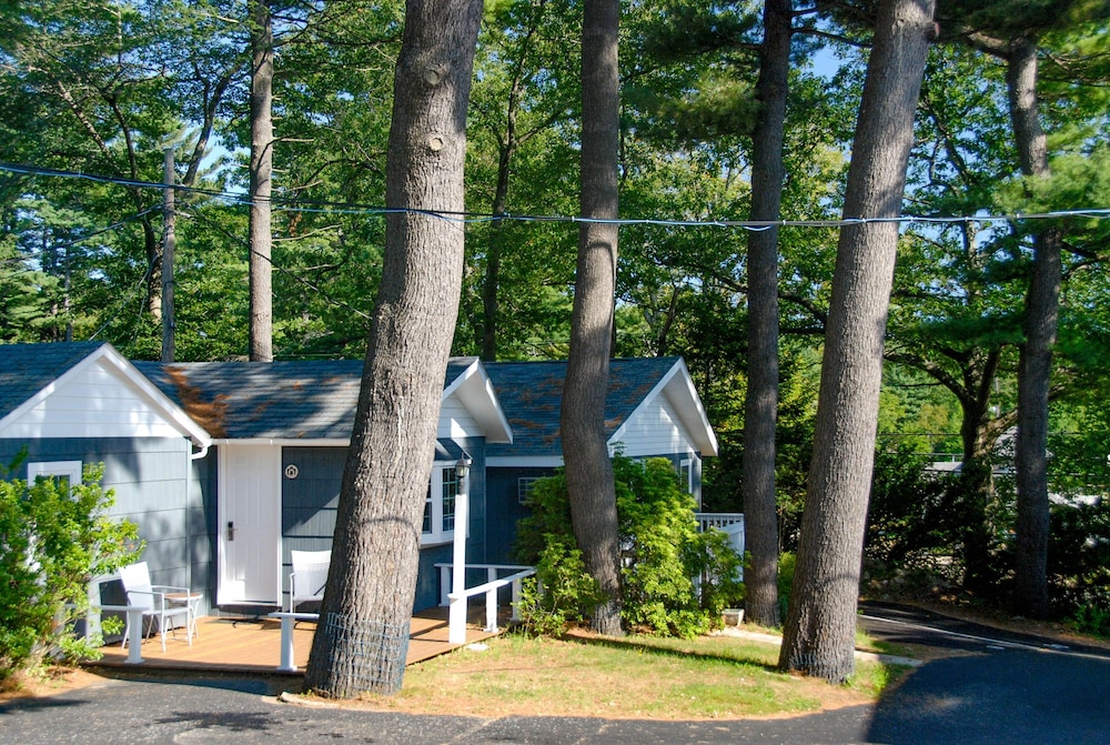 Kittery Inn and Suites 35/38