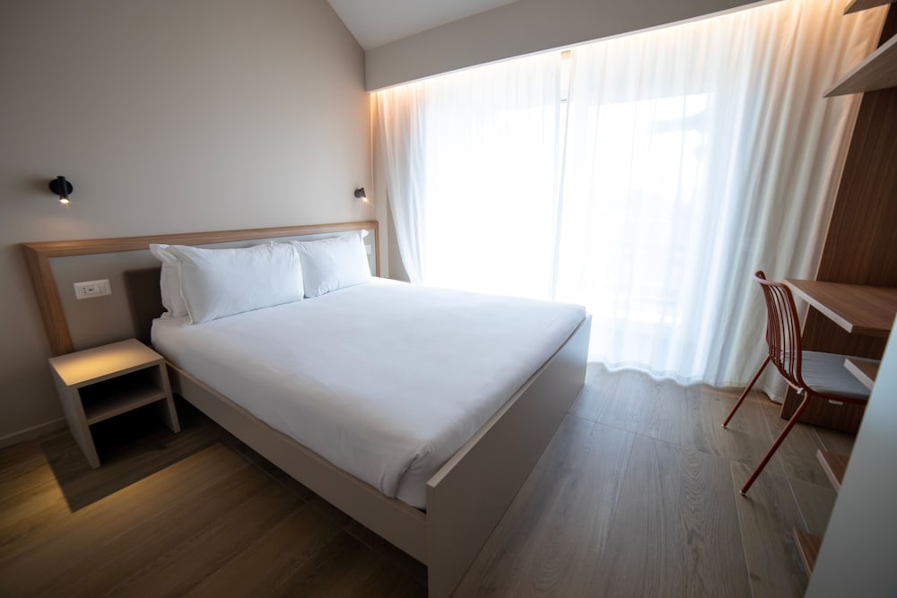 DELUXE, APARTMENT, TERRACE