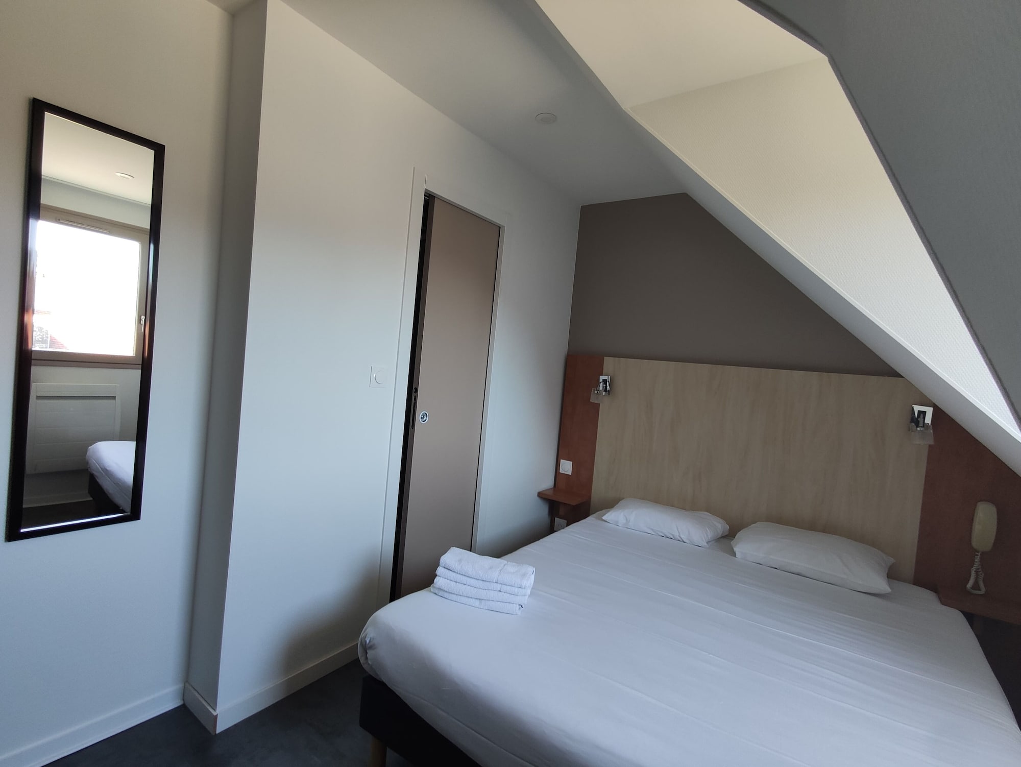 ELEGANT, DOUBLE BED