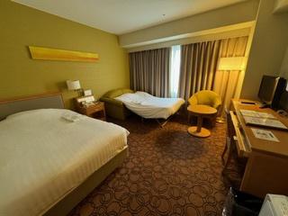 Universal, Twin Beds
