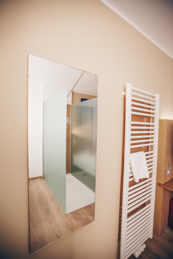 Hotel Luckys Inn Gmbh 22/50
