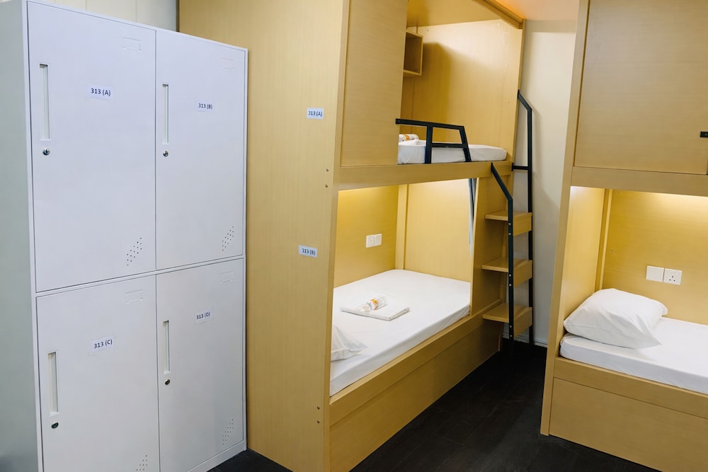 A Hotel Desker 55/55