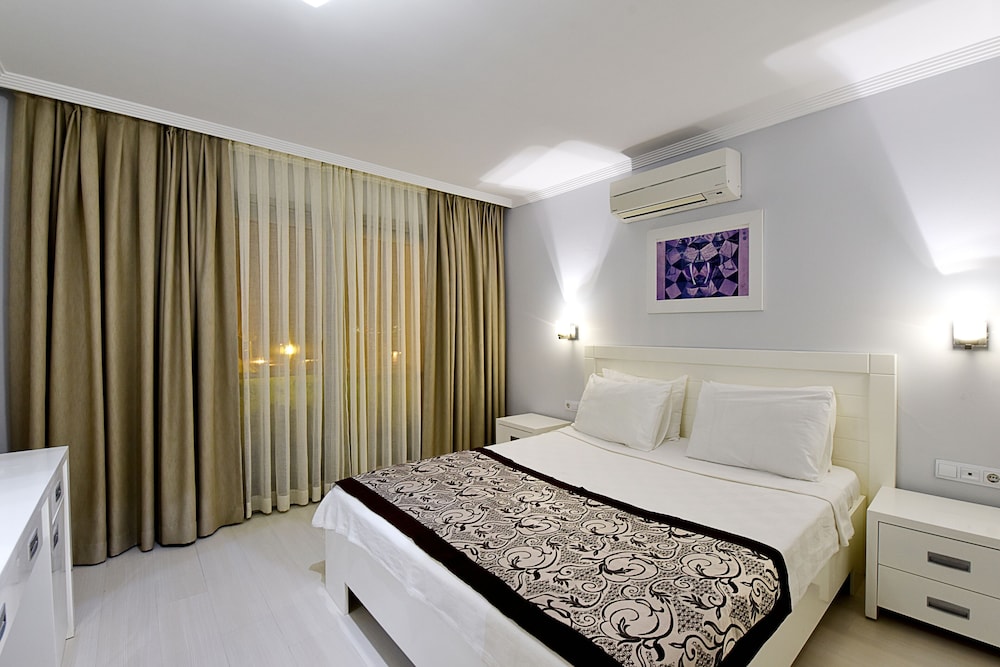 2 BEDROOMS, APARTMENT, GARDEN VIEW