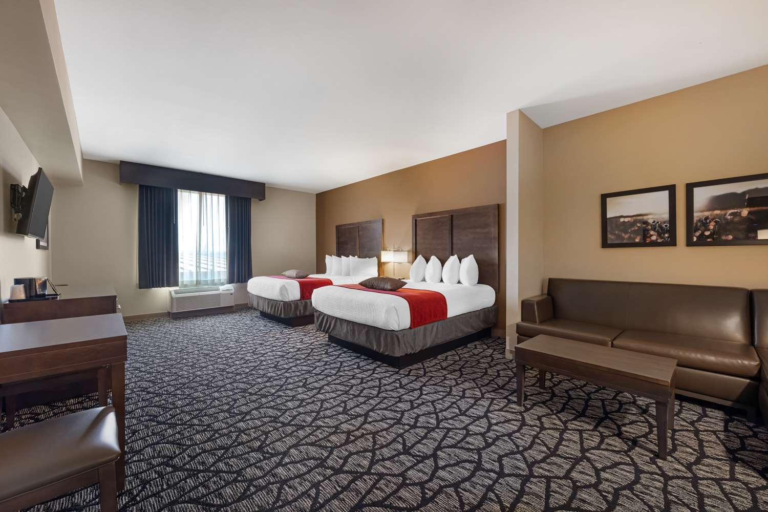 Best Western Plus Lakeview Hotel 12/48