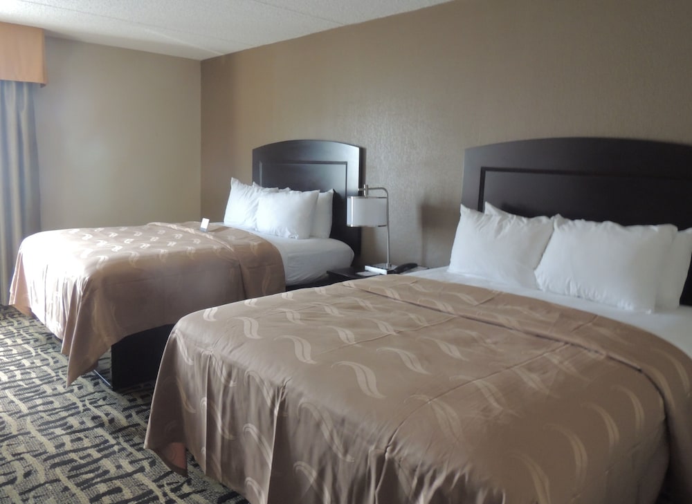 Quality Inn Rochester West 10/32