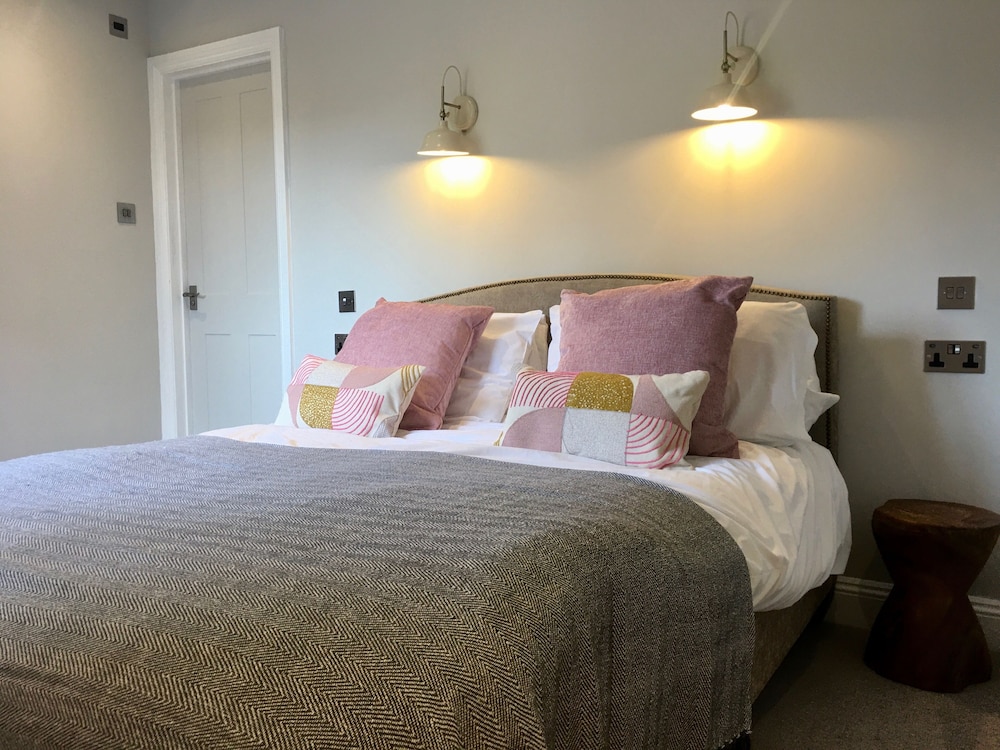 SUPERIOR, DOUBLE BED