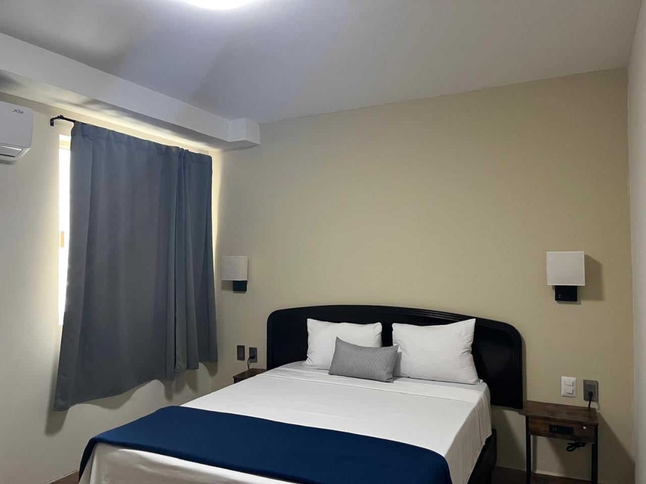 Room, King Bed