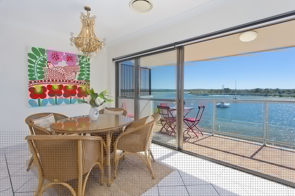NOOSA SHORES RESORT 57/70