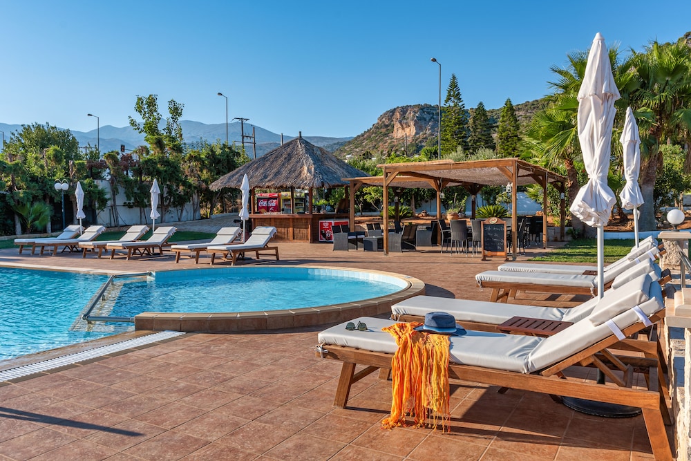 W Suites in MALIA
