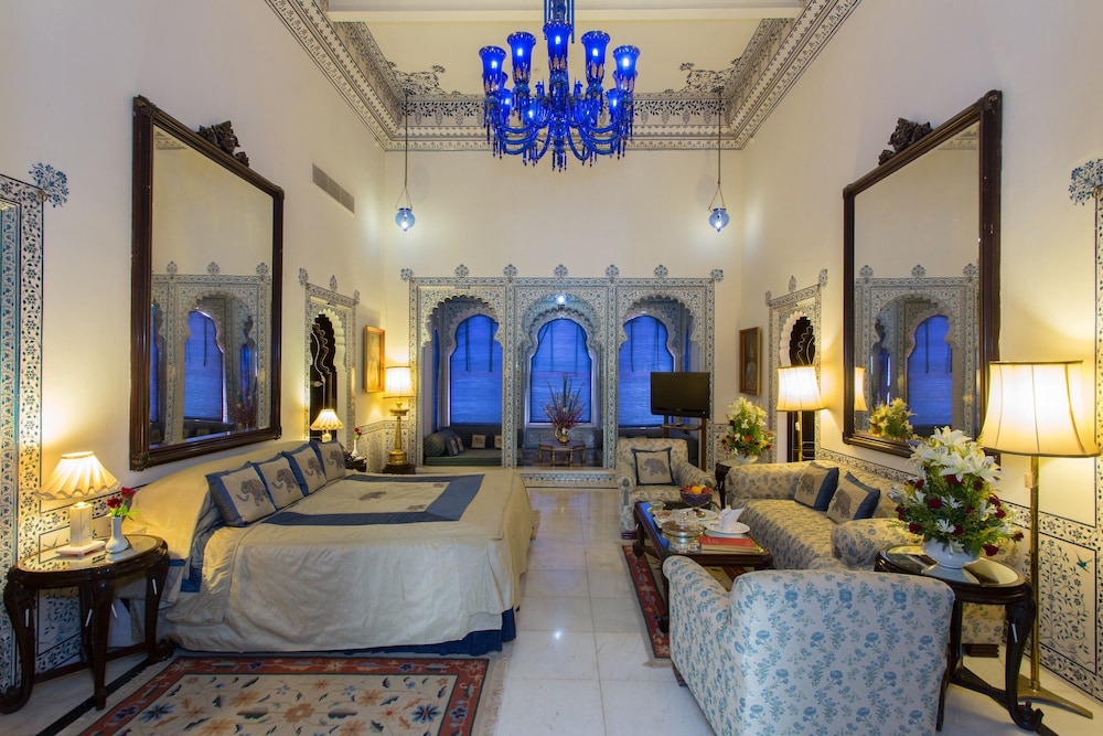 Shiv Niwas Palace 31/71